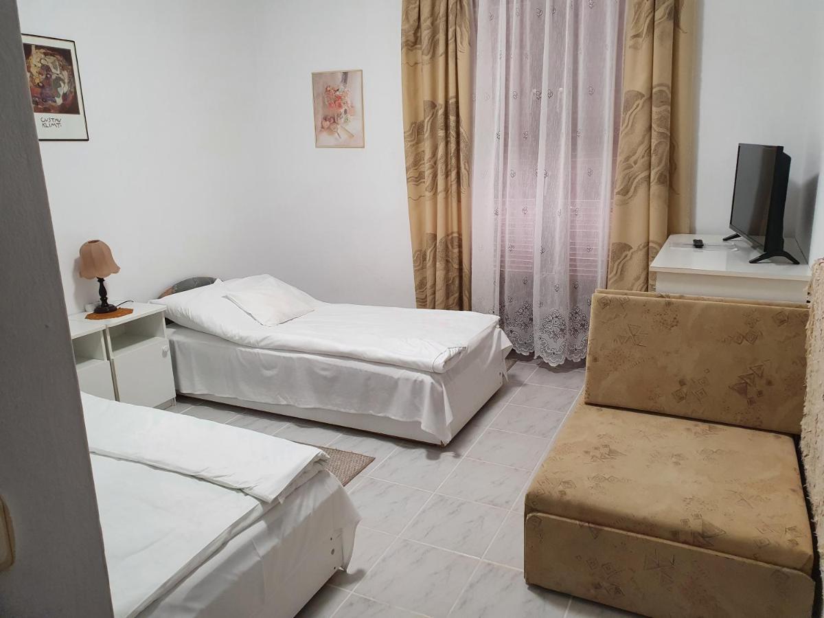 Gala Panzio Hotel Simontornya Bagian luar foto