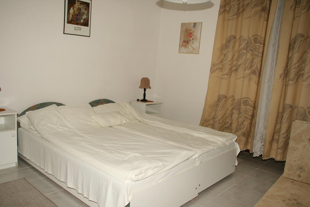 Gala Panzio Hotel Simontornya Ruang foto