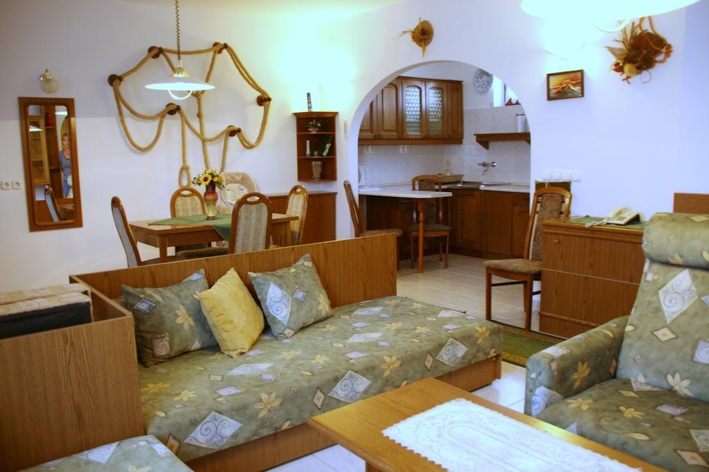 Gala Panzio Hotel Simontornya Ruang foto